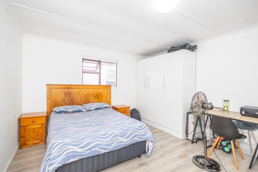 2 Bedroom Property for Sale in Uitsig Western Cape